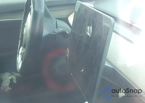 2021 Tesla Model 3 Standard Range Plus Rear-Wheel Drive from USA, damaged, VIN 5YJ3E1EAXMF088276